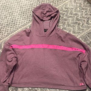 Under Armor Size medium Cropped Hoodie